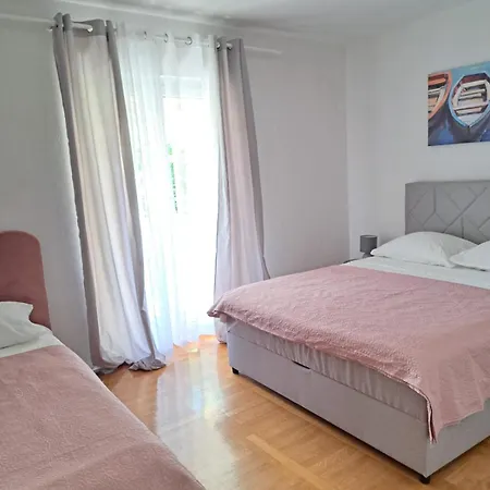 Tily Apartman *